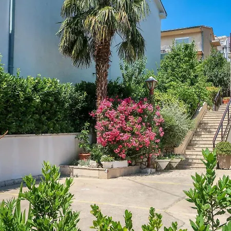 Apartament Rea By Interhome *