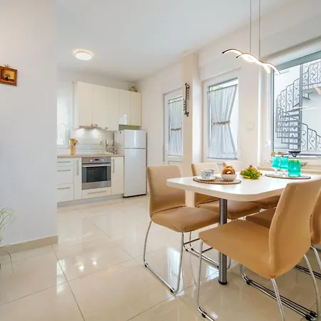 Rea By Interhome * Crikvenica